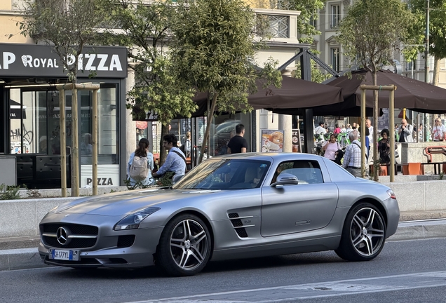 Mercedes-Benz SLS AMG