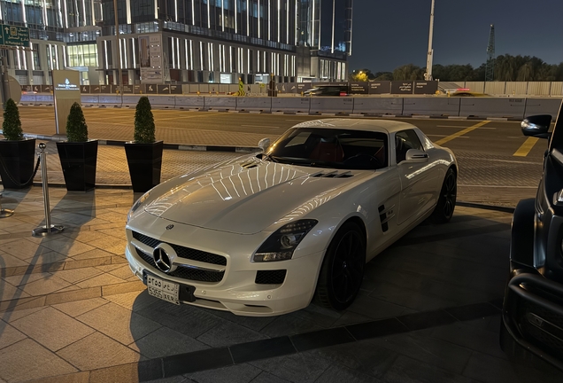 Mercedes-Benz SLS AMG
