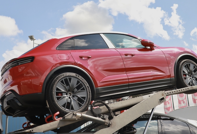 Porsche Macan EV GTS