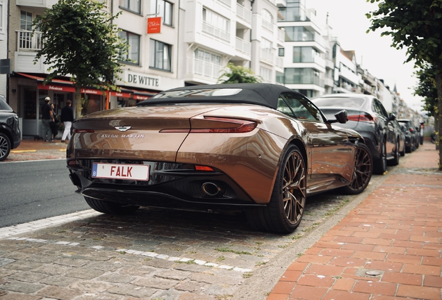 Aston Martin DB12 Volante