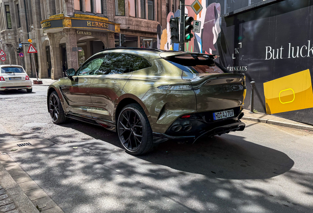 Aston Martin DBX707
