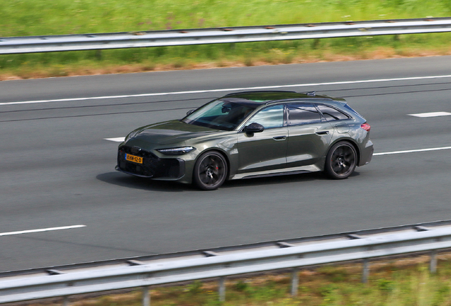 Audi RS5 Avant B10
