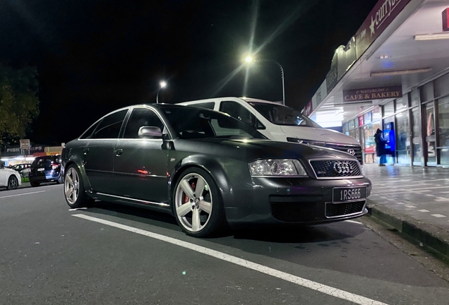 Audi RS6 Avant C5