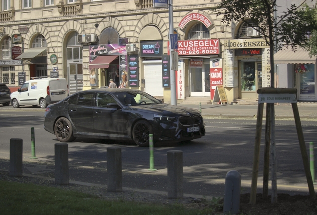 BMW M5 G90
