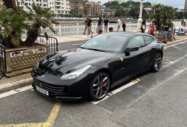 Ferrari GTC4Lusso T
