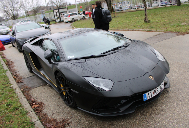Lamborghini Aventador S LP740-4 Roadster