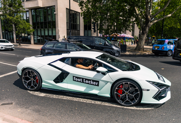Lamborghini Revuelto