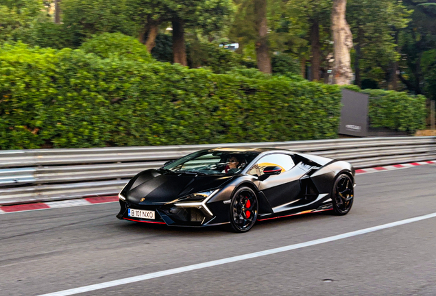 Lamborghini Revuelto