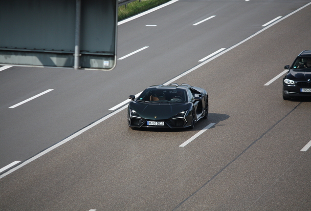 Lamborghini Revuelto