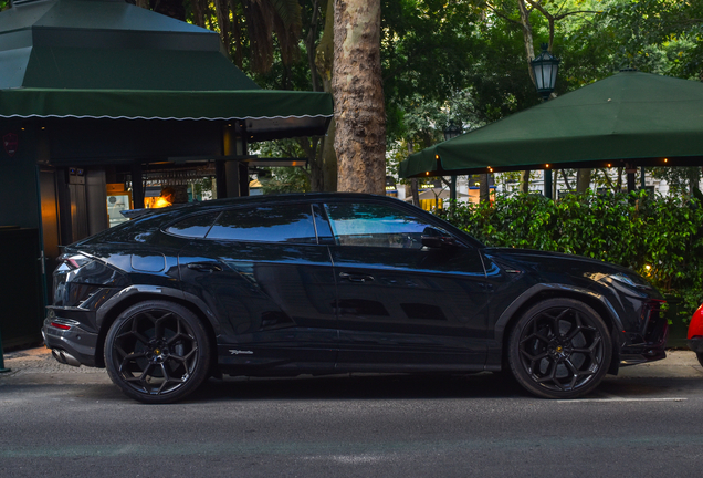 Lamborghini Urus Performante