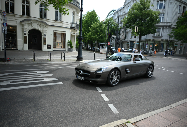Mercedes-Benz SLS AMG