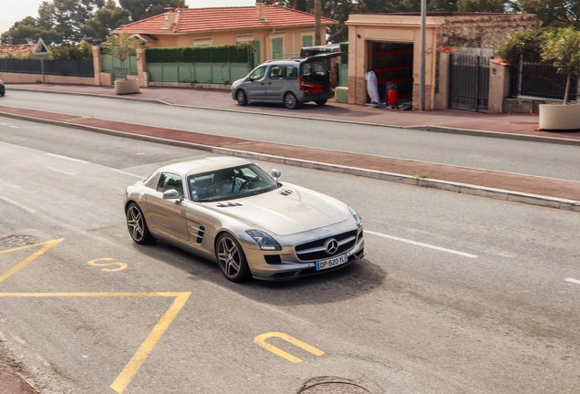 Mercedes-Benz SLS AMG