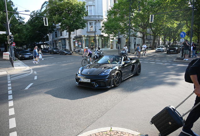 Porsche 718 Spyder RS Weissach Package