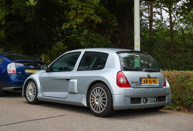Renault Clio V6