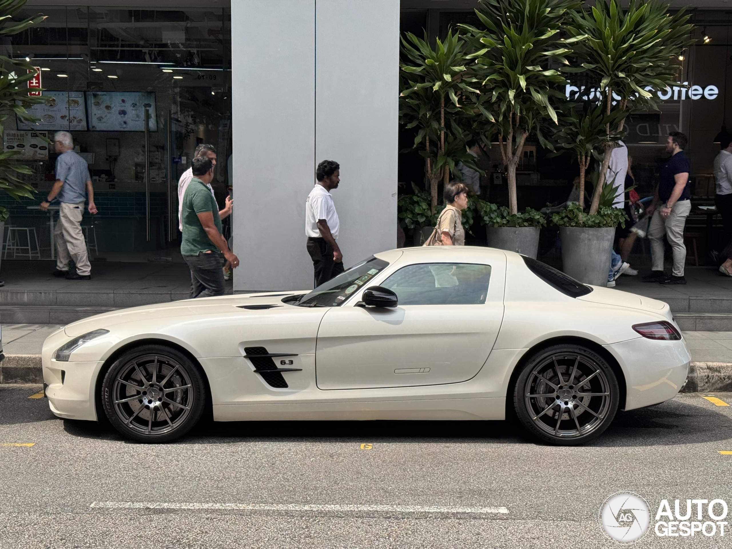 Mercedes-Benz SLS AMG