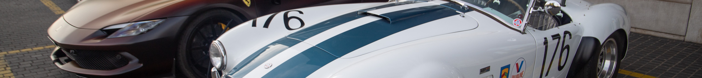 AC Cobra 427