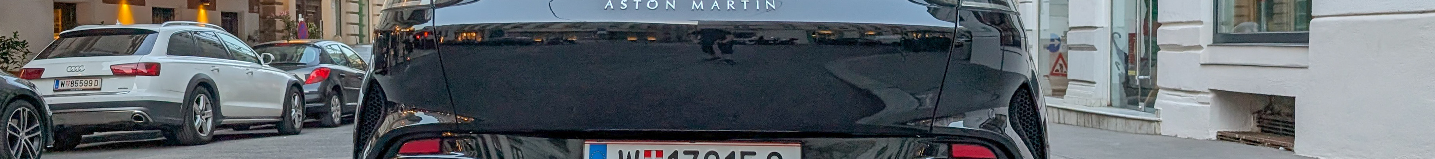 Aston Martin DBX S