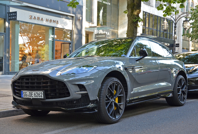Aston Martin DBX707