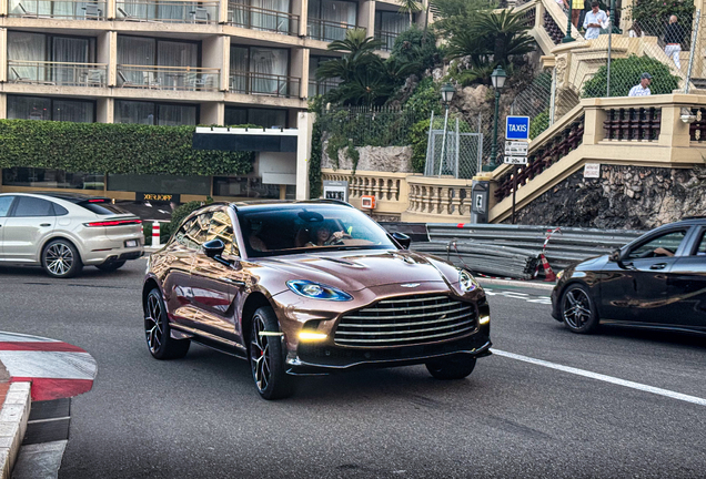 Aston Martin DBX707