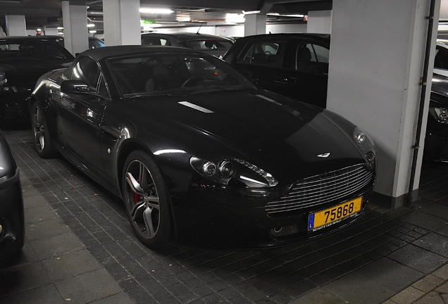 Aston Martin V8 Vantage Roadster 2012