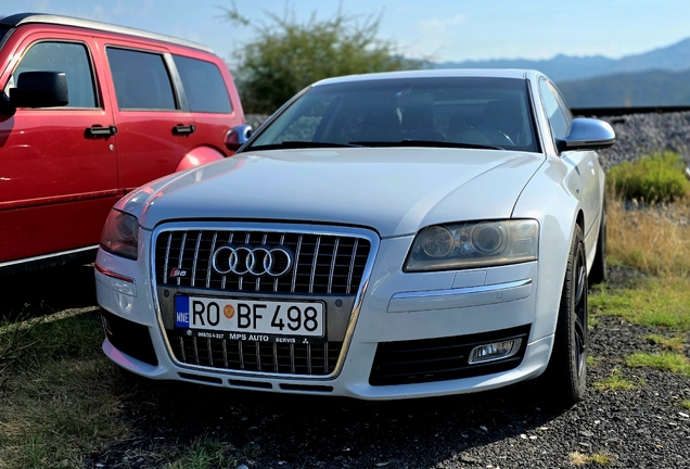 Audi S8 D3