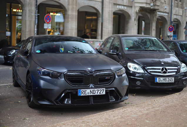 BMW M5 G90