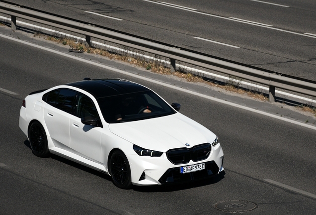 BMW M5 G90