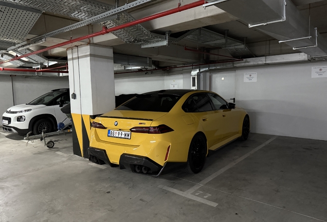 BMW M5 G90