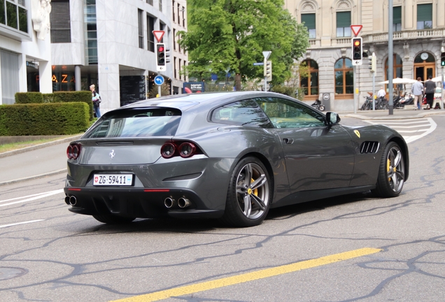 Ferrari GTC4Lusso
