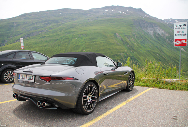 Jaguar F-TYPE R Convertible 2017