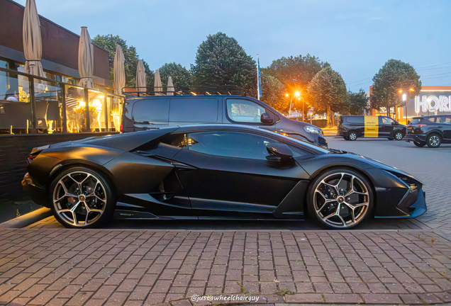Lamborghini Revuelto