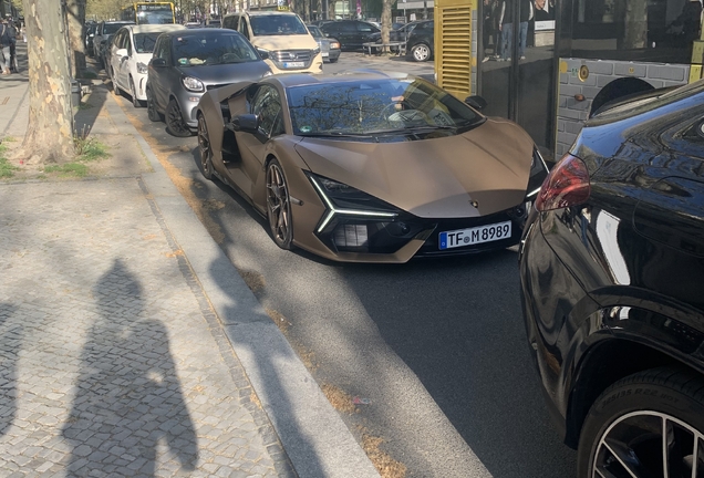 Lamborghini Revuelto