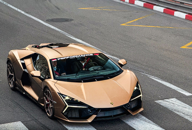 Lamborghini Revuelto