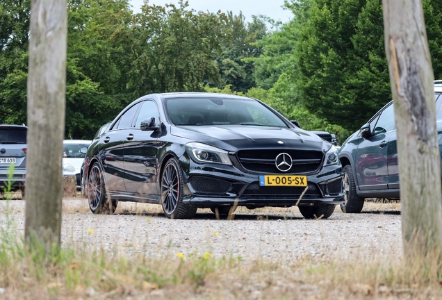 Mercedes-Benz CLA 45 AMG C117