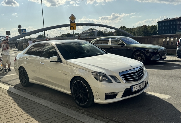 Mercedes-Benz E 63 AMG W212 V8 Biturbo