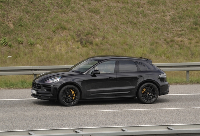 Porsche 95B Macan GTS MkIII