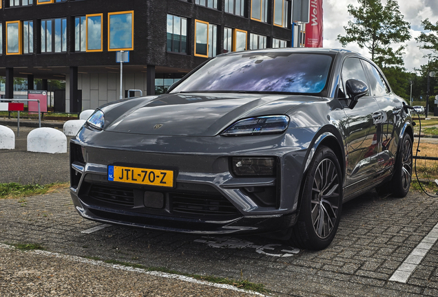 Porsche Macan EV Turbo