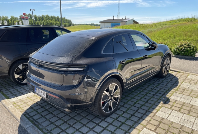 Porsche Macan EV Turbo