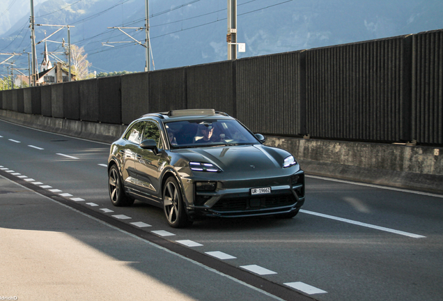 Porsche Macan EV Turbo