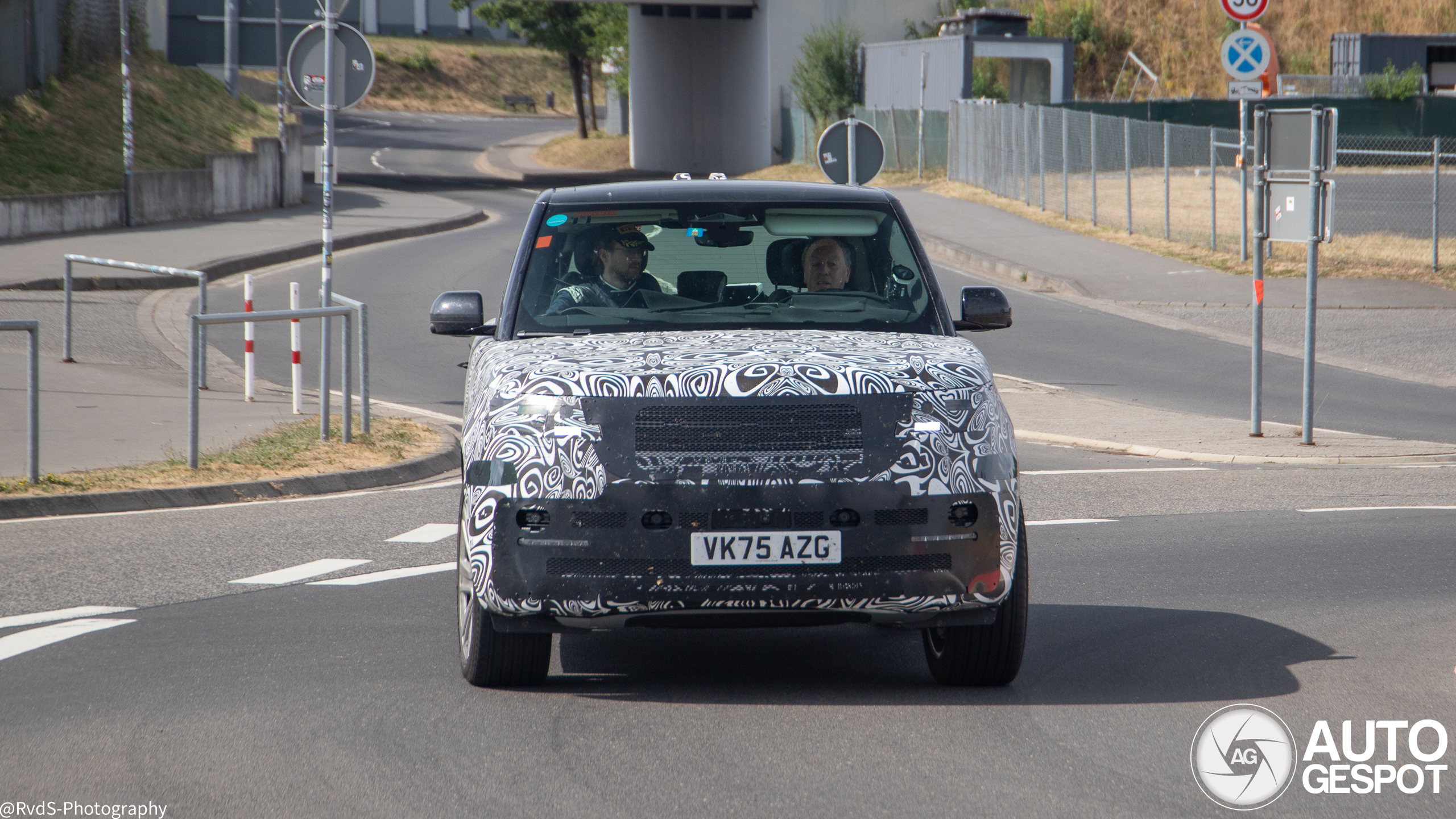 Land rover range rover 2027