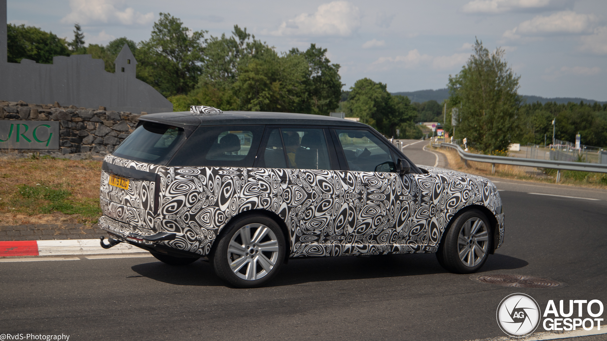 Land rover range rover 2027