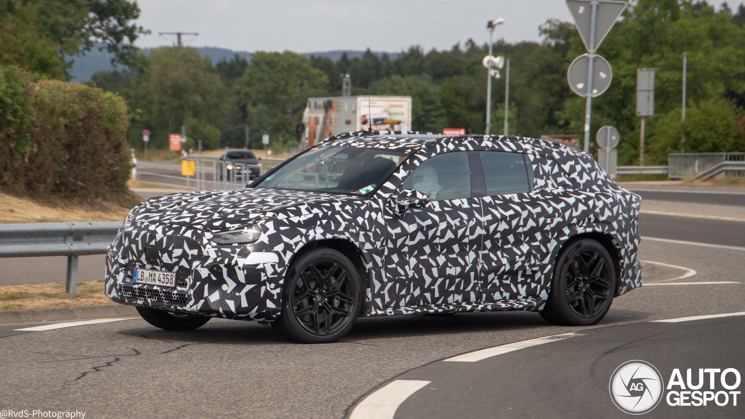 Mercedes-amg suv x591