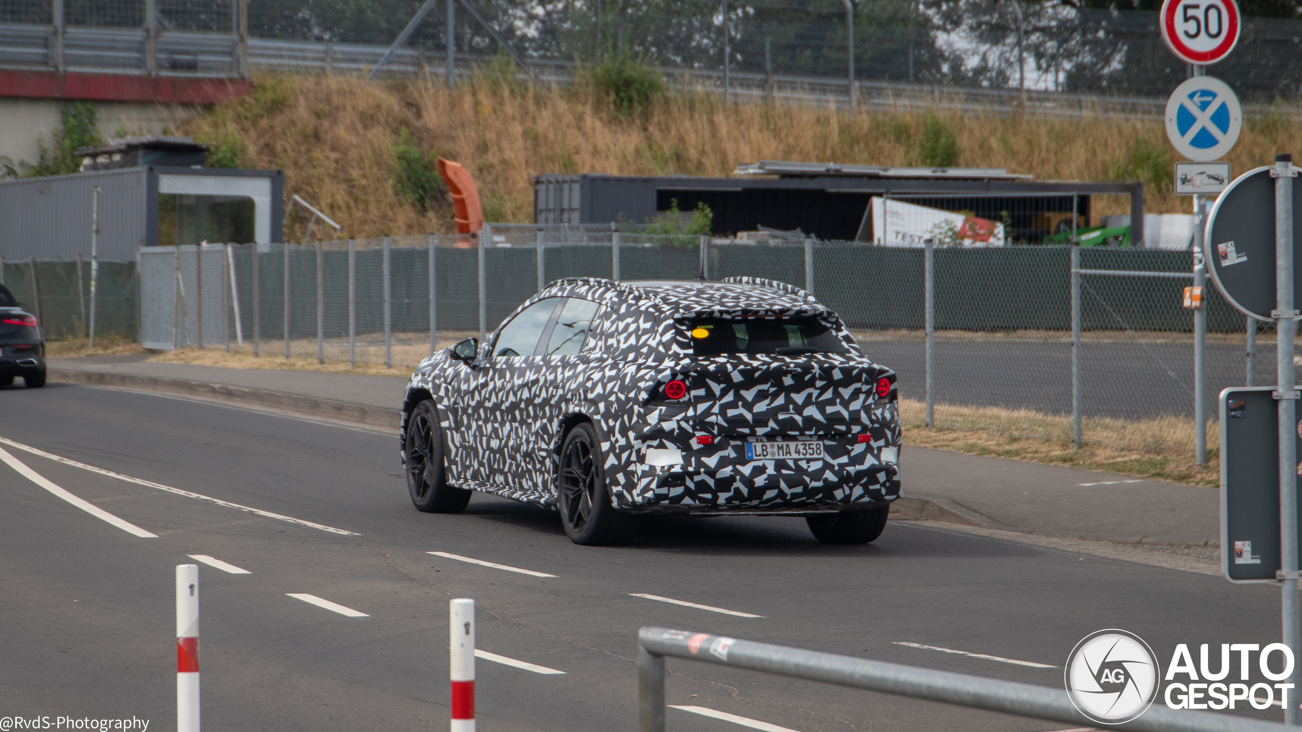 Mercedes-amg suv x591