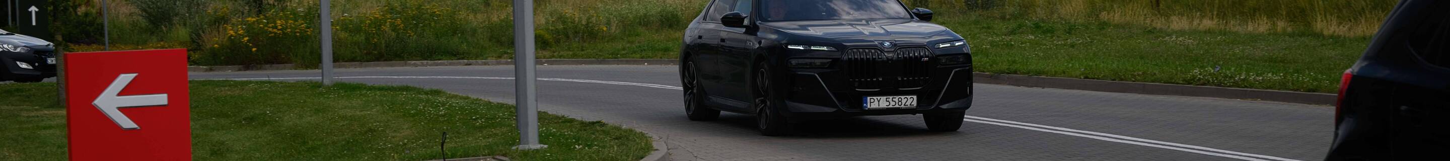 BMW M760e xDrive