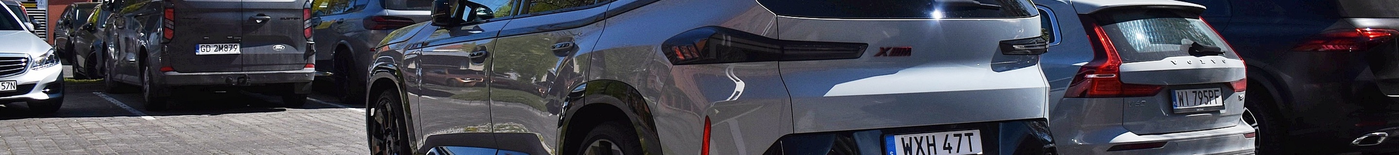 BMW XM G09 Label Red