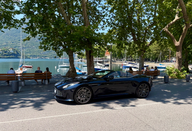 Aston Martin DB12 Volante