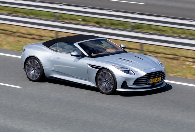 Aston Martin DB12 Volante