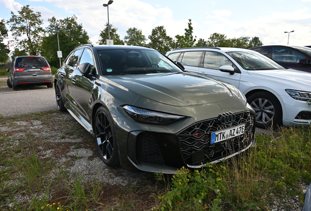 Audi RS5 Avant B10