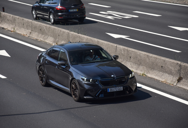 BMW M5 G90