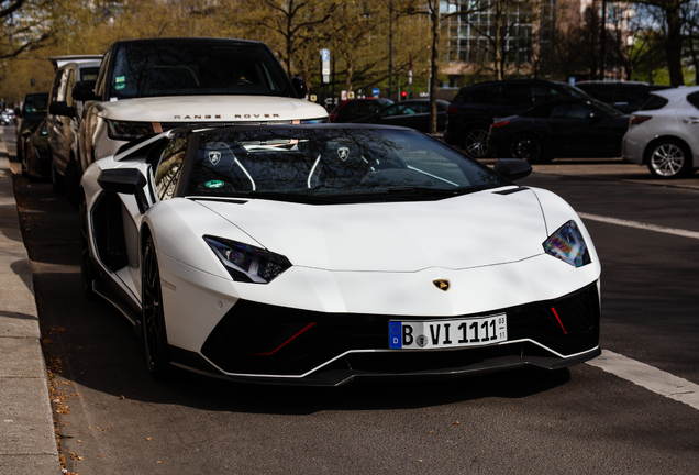 Lamborghini Aventador LP780-4 Ultimae Roadster